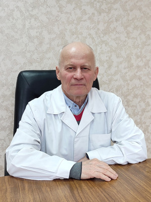 Заместитель главного врача по организационно-методической работе Лавров Павел Галактионович